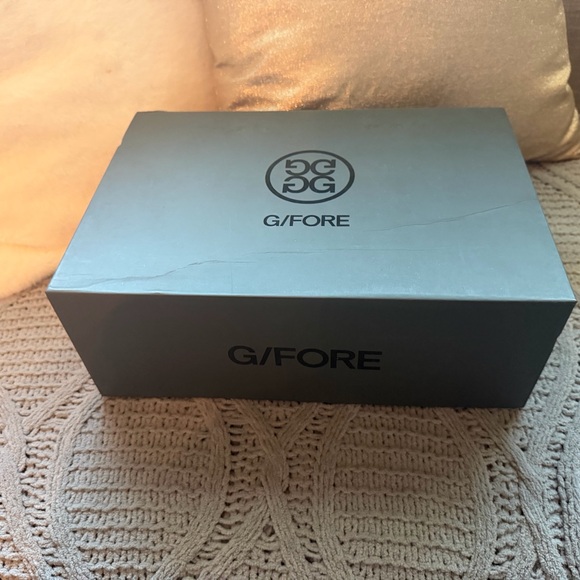 G/FORE White Perforated Leather Women’s Golf Shoes with Fore Play bottoms - Picture 5 of 5